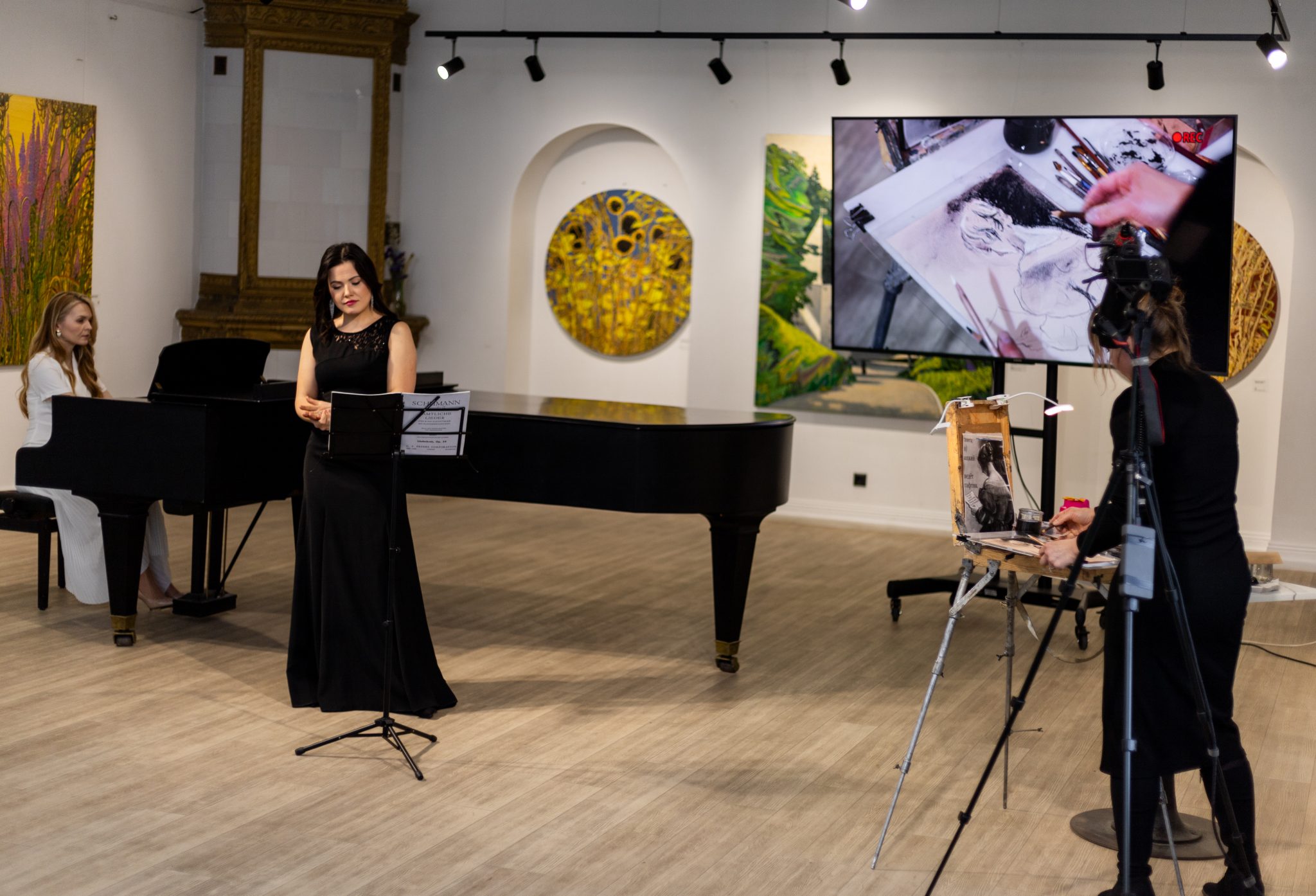 "Свет и Тень любви" в стенах Arts Square Gallery