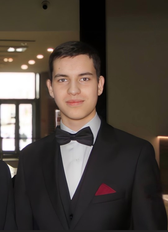 Максим Зуев